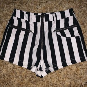 Mid-high waisted shorts